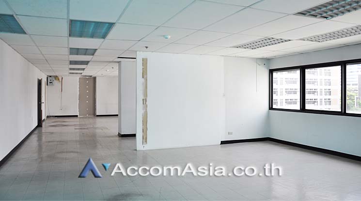  1  Office Space For Rent in Silom ,Bangkok BTS Saint Louis - BTS Surasak at S&B TOWER AA10477